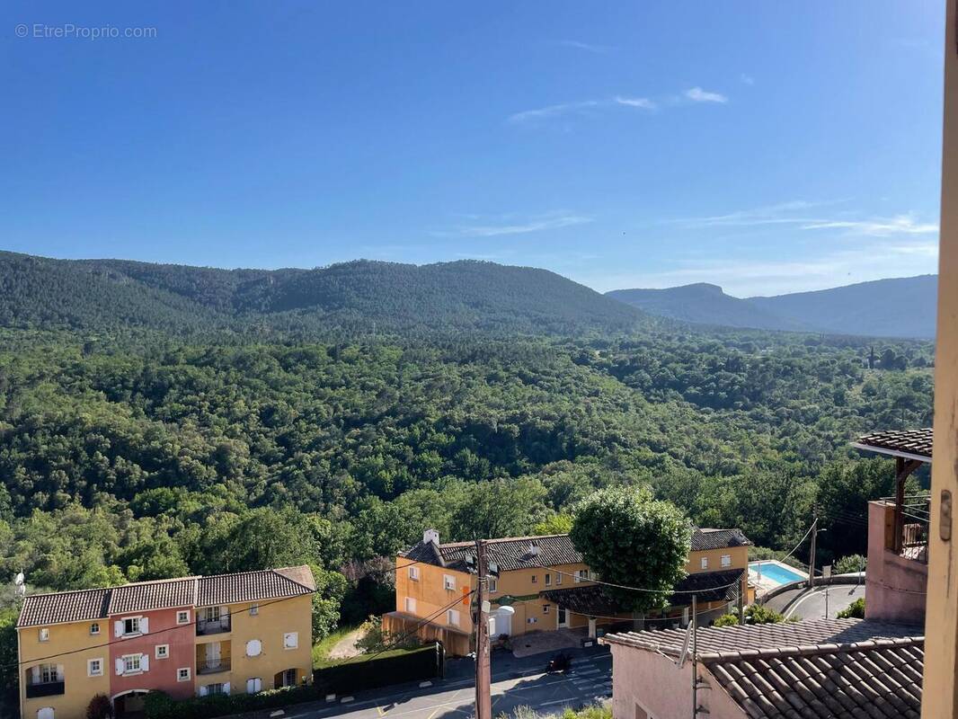 Photo 1 - Appartement à BAGNOLS-EN-FORET