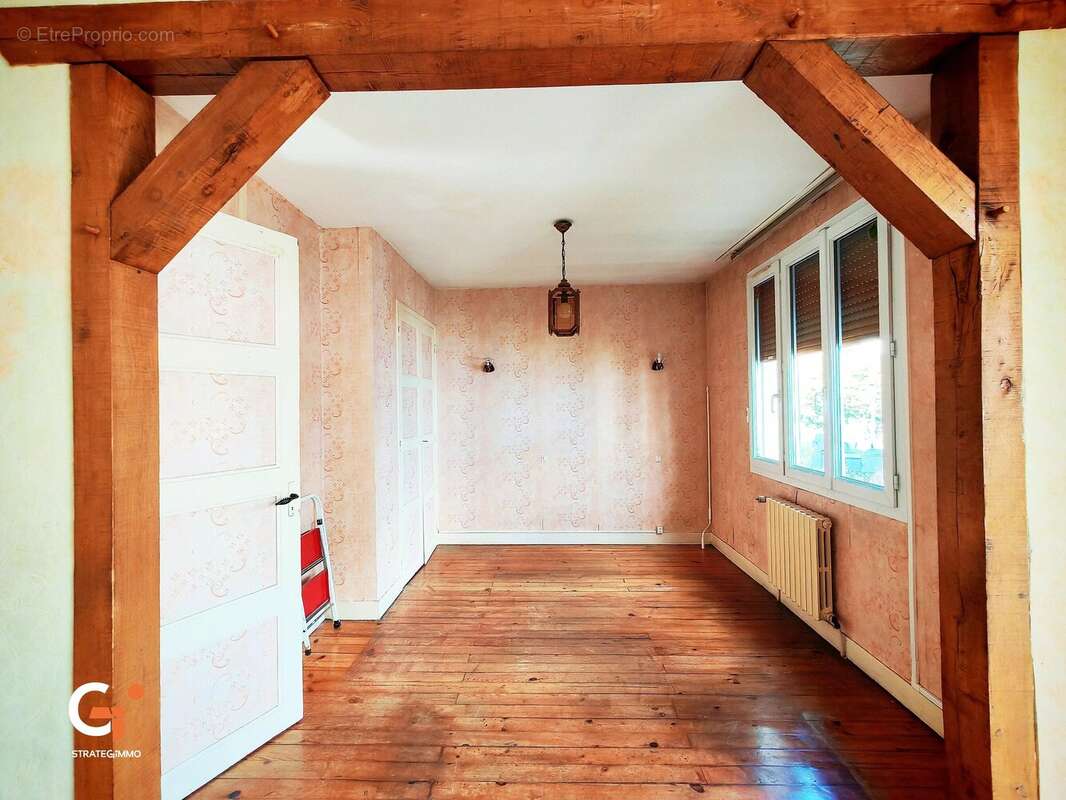 Maison à SAINT-ETIENNE-DU-ROUVRAY