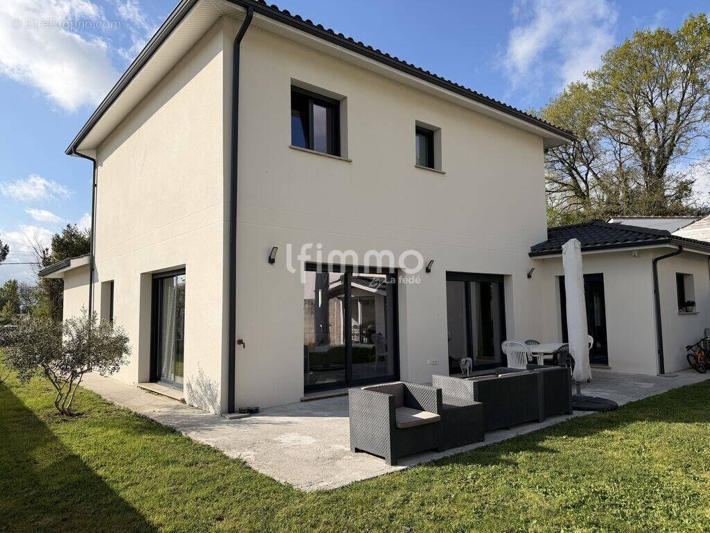 Maison à BASSENS