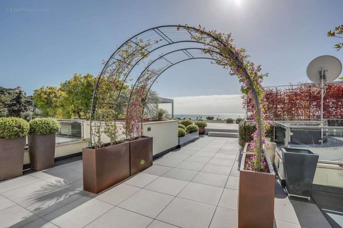 Appartement à ROQUEBRUNE-CAP-MARTIN