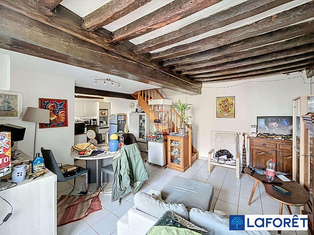 Maison à IS-SUR-TILLE