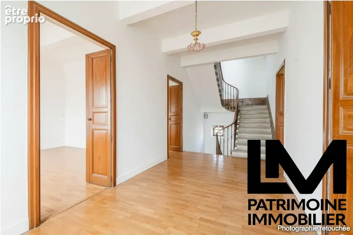 Maison 381 m² à Montblanc  - photo 5
