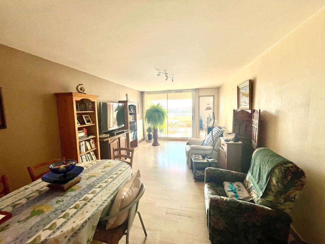 Appartement T3 traversant, climatisé avec terrasse et vue Bassin de Thau - photo 2