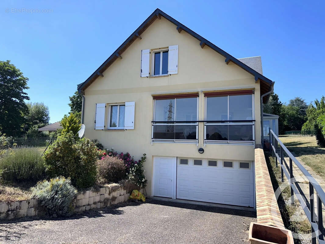 Maison à COSNE-COURS-SUR-LOIRE
