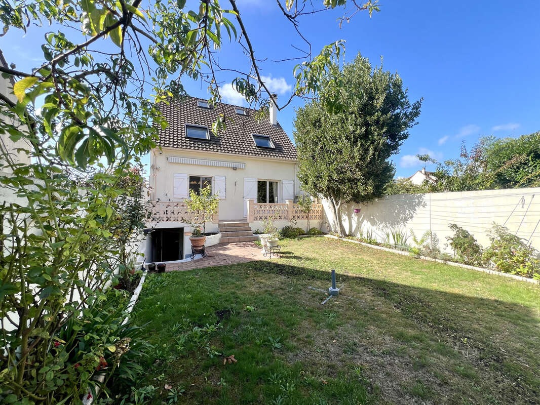 Maison à SARTROUVILLE