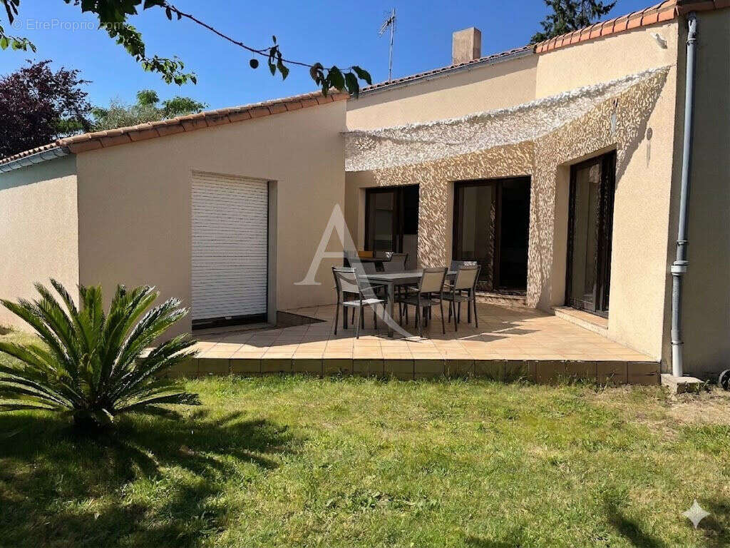 Maison à LES HERBIERS