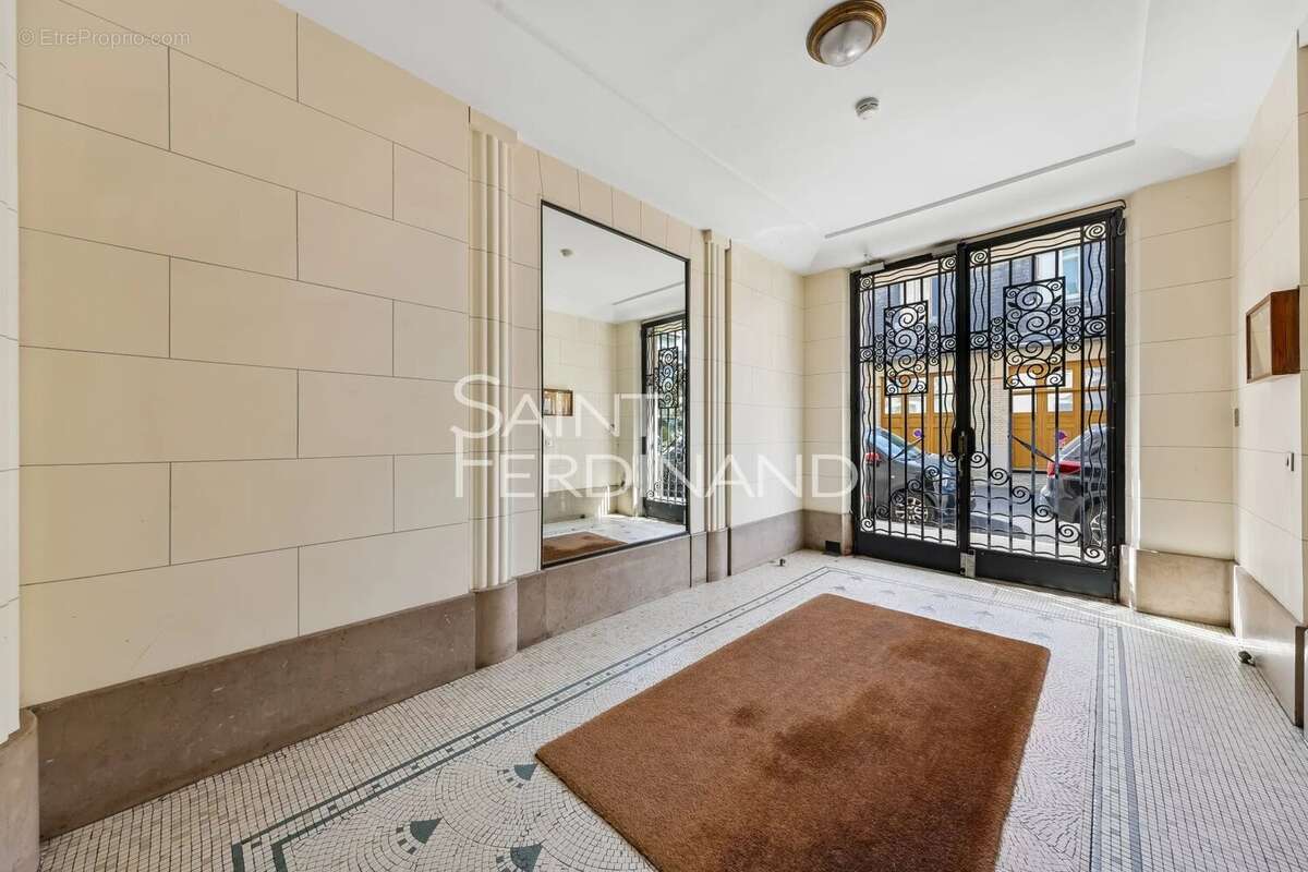Appartement à NEUILLY-SUR-SEINE