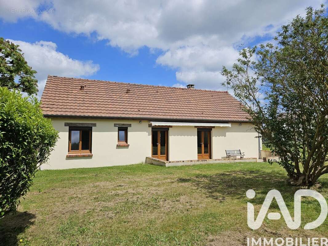 Photo 2 - Maison à SAINT-LUBIN-DES-JONCHERETS
