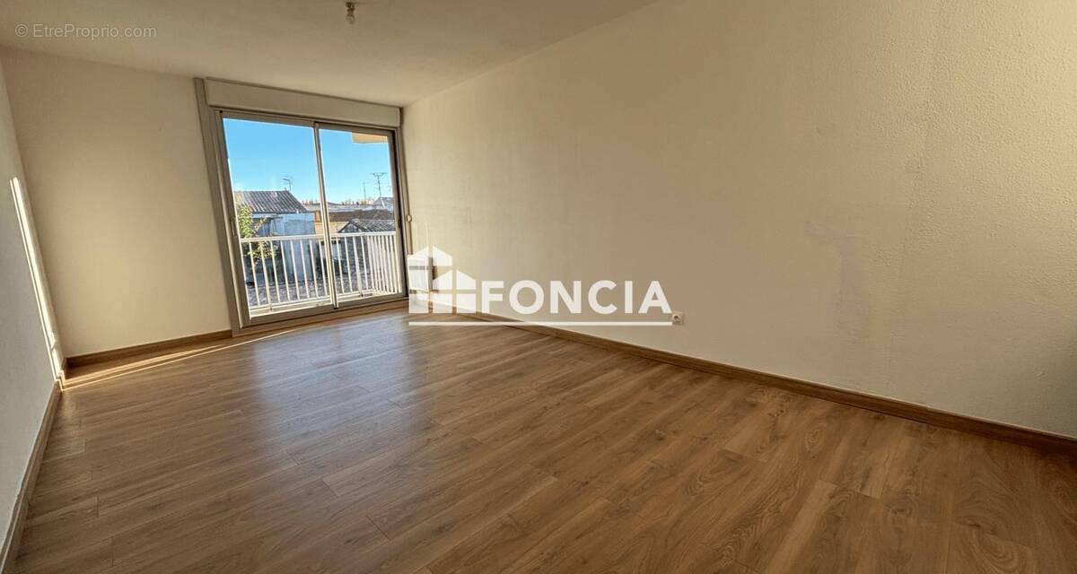 Appartement à LUNEL