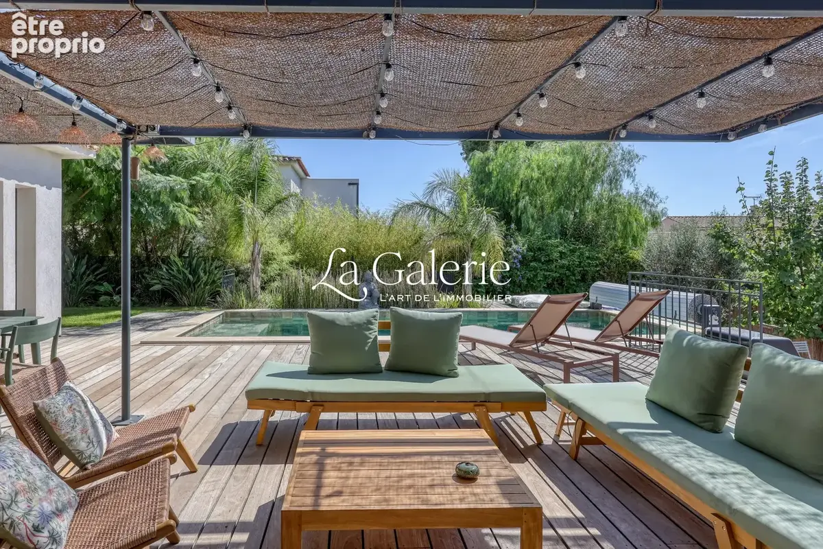 Maison 5 pièces 143 m² à vendre à Saint-Cyr-Sur-Mer (83270) - photo 2