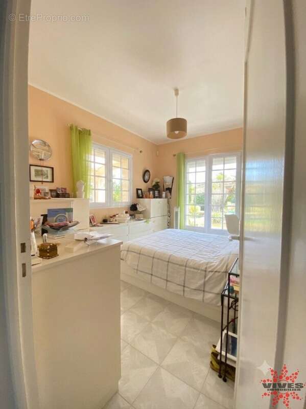 Villa de plain-pied 231 m² - 4/5 chambres avec logement indépendant  Piscine  Terrain 500 m2 - Poilhes - photo 7