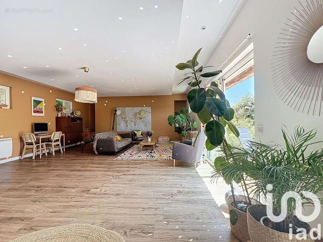 Photo 2 - Maison à LAIZE-LA-VILLE