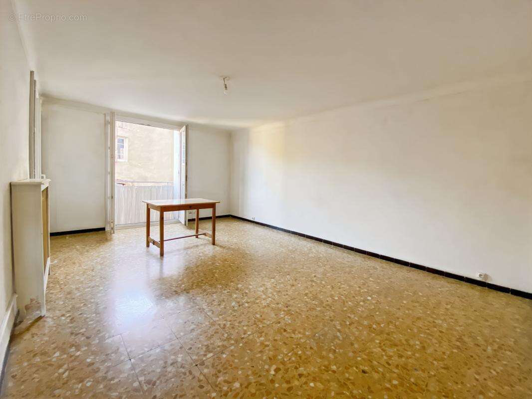 Appartement À Vendre type 3 - photo 2