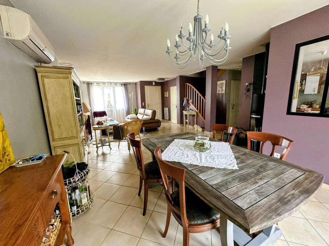 Maison à BEAUCHAMP