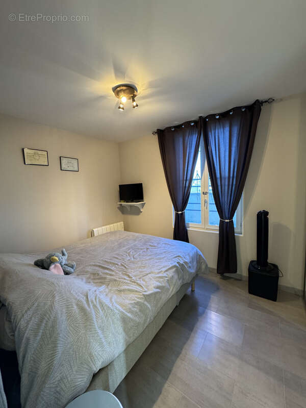 Appartement à VEAUCHE