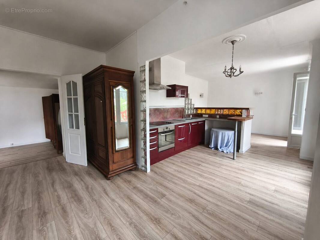 Maison 105 m² à Saint-Michel-Chef-Chef  - photo 2