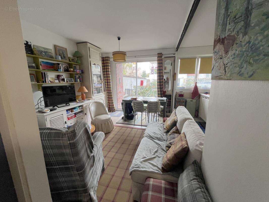 Appartement à SAINT-MAUR-DES-FOSSES