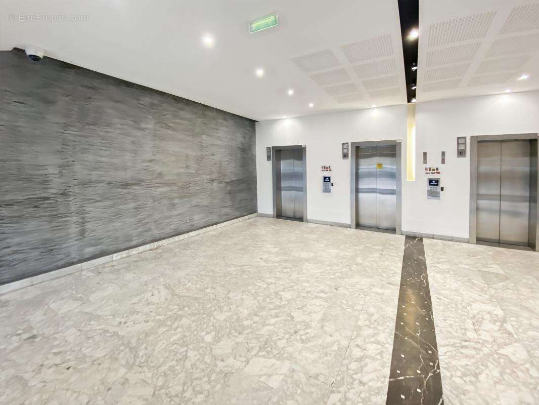 Commerce à ASNIERES-SUR-SEINE