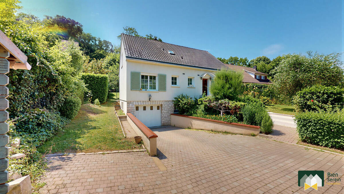Maison à LEVES