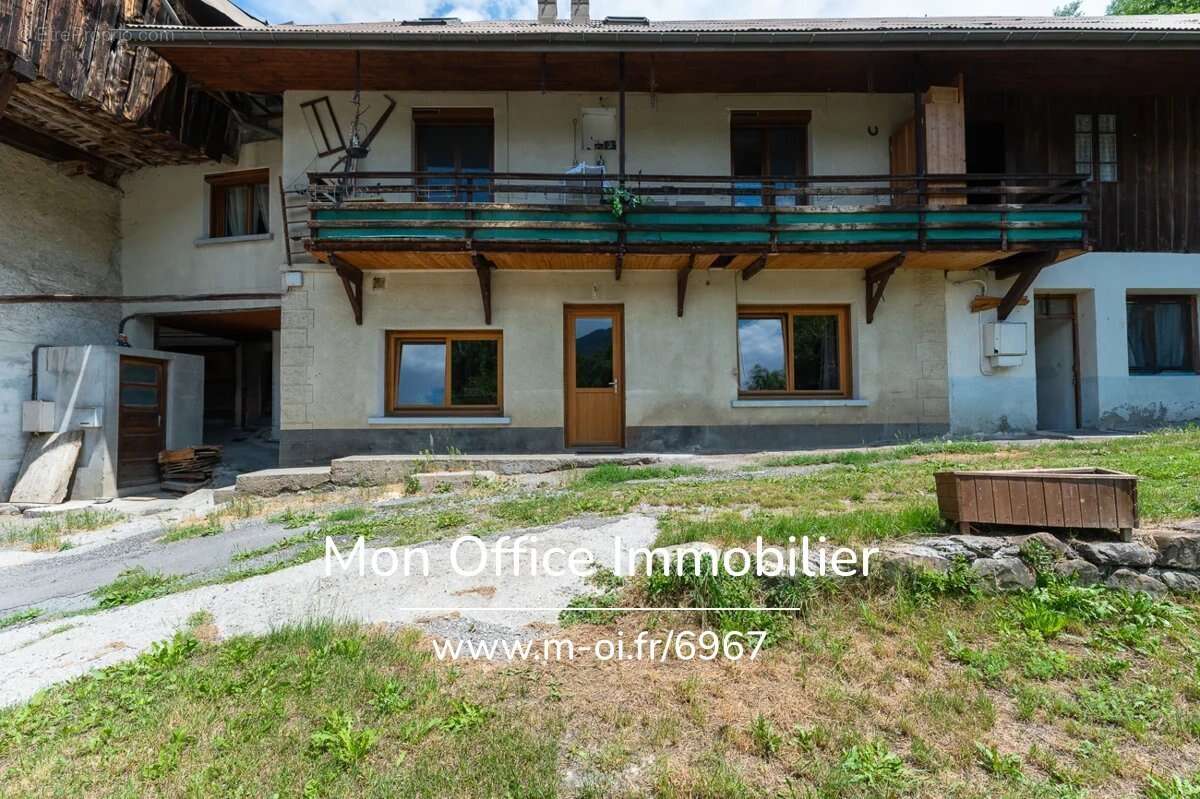 Référence : 6967-EBO - Appartement T2 rénové de 50m2 et grange de 90 m2 - photo 9