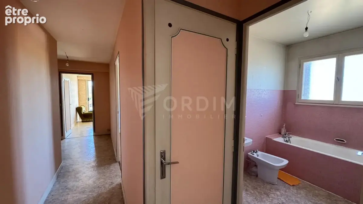 COSNE SUR LOIRE, Appartement T3 d'env. 73.15 m² avec garage. - photo 11