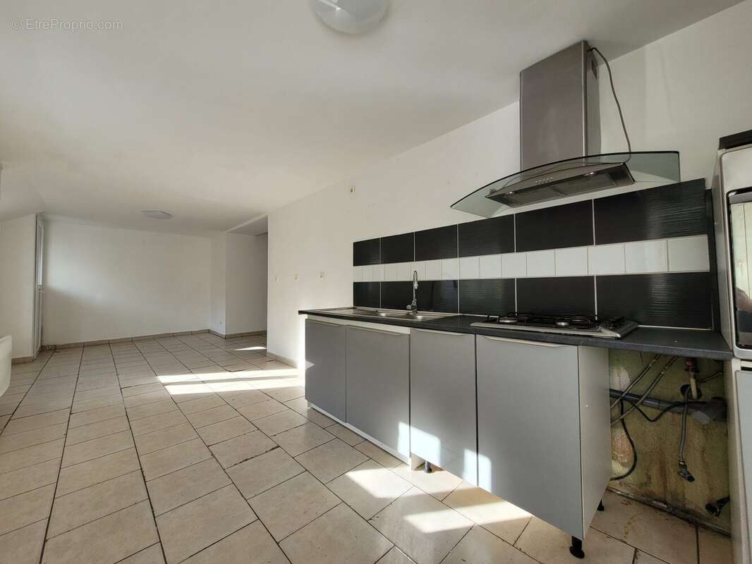 Maison 95 m² à Avesnes-Sur-Helpe  - photo 6