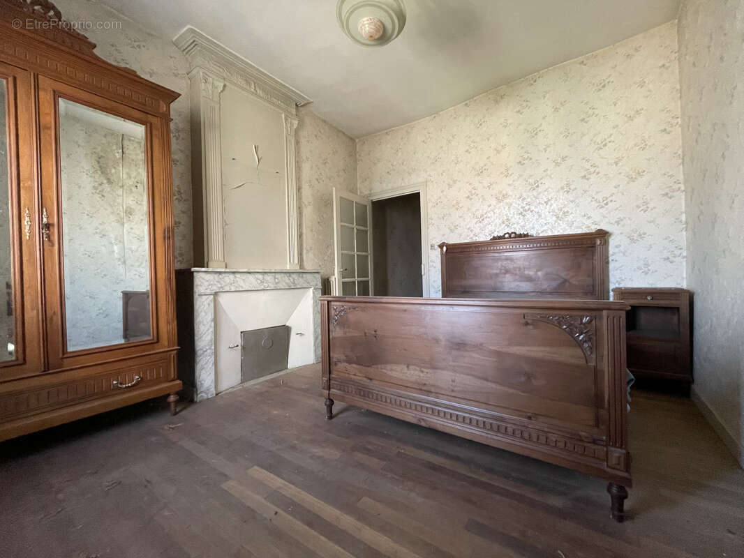 Maison à SAINT-ASTIER