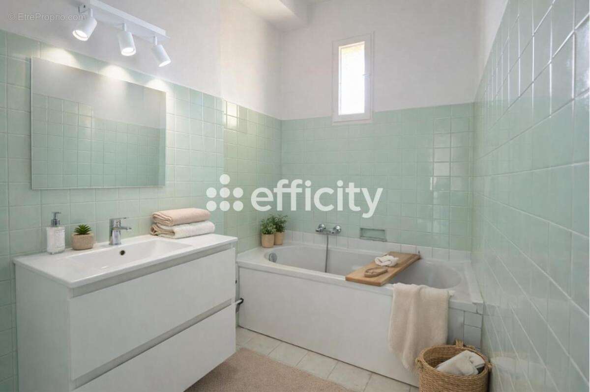 Appartement à MARSEILLE-8E