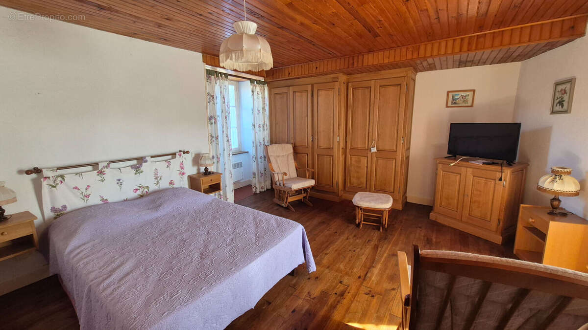 Maison de ville type 6, 80 m² , castelnau de mandailles - photo 9