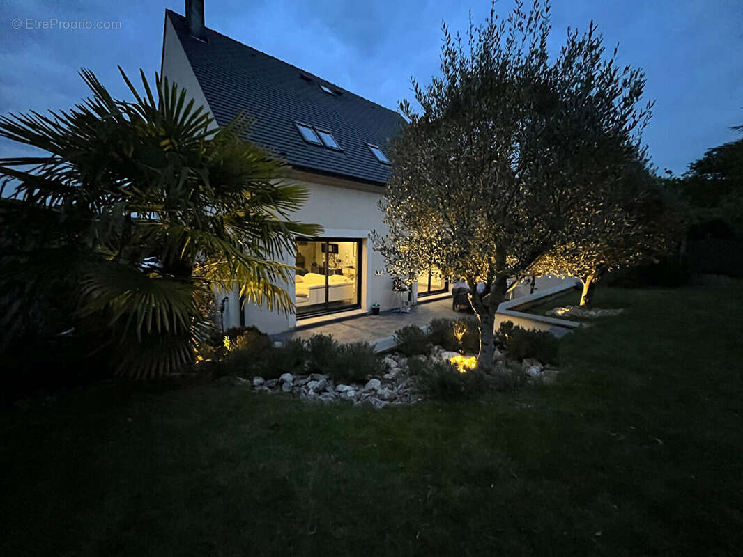 Vauhallan - Maison de 3 chambres + bureau avec terrasse et jardin - photo 14