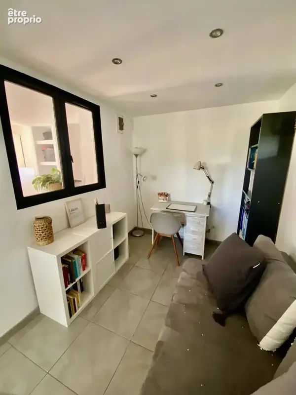 Lançon-Provence - 8400 m2 de terrain avec sa maison de 136 m2 et bien plus encore !!! - photo 7