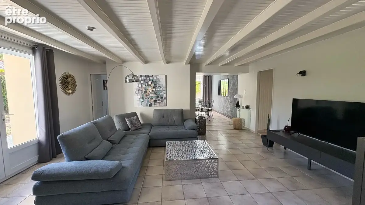 EXCLUSIVITE CHAURAY - longère T7 de 181m2 avec carport - photo 3