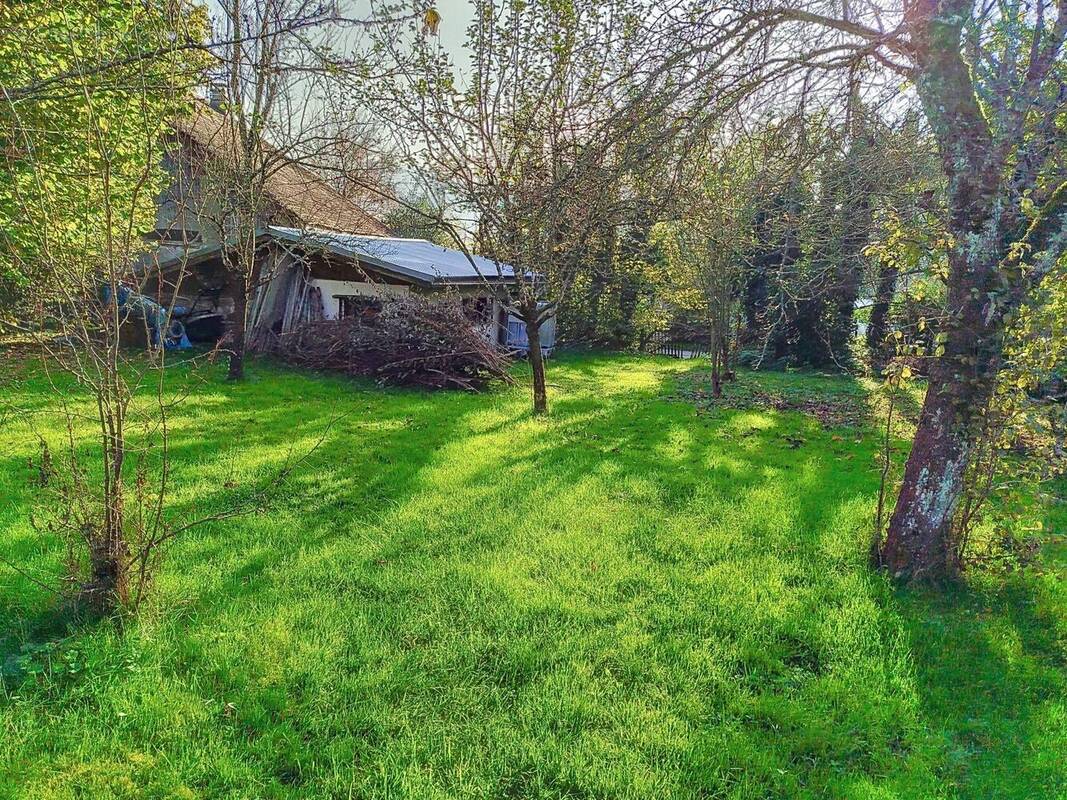 Terrain à VILLE-EN-SALLAZ