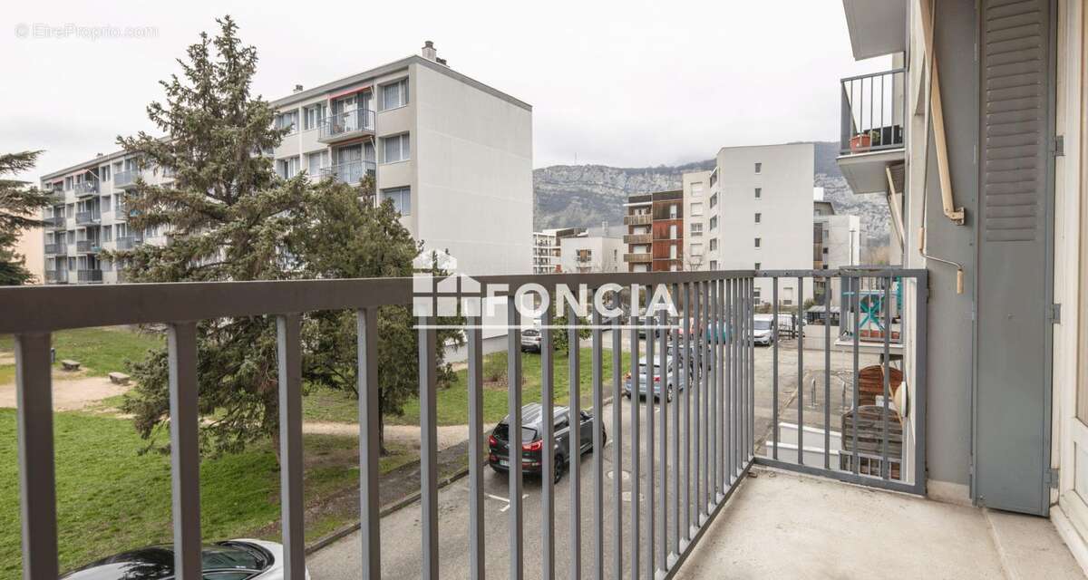 Appartement à LE PONT-DE-CLAIX