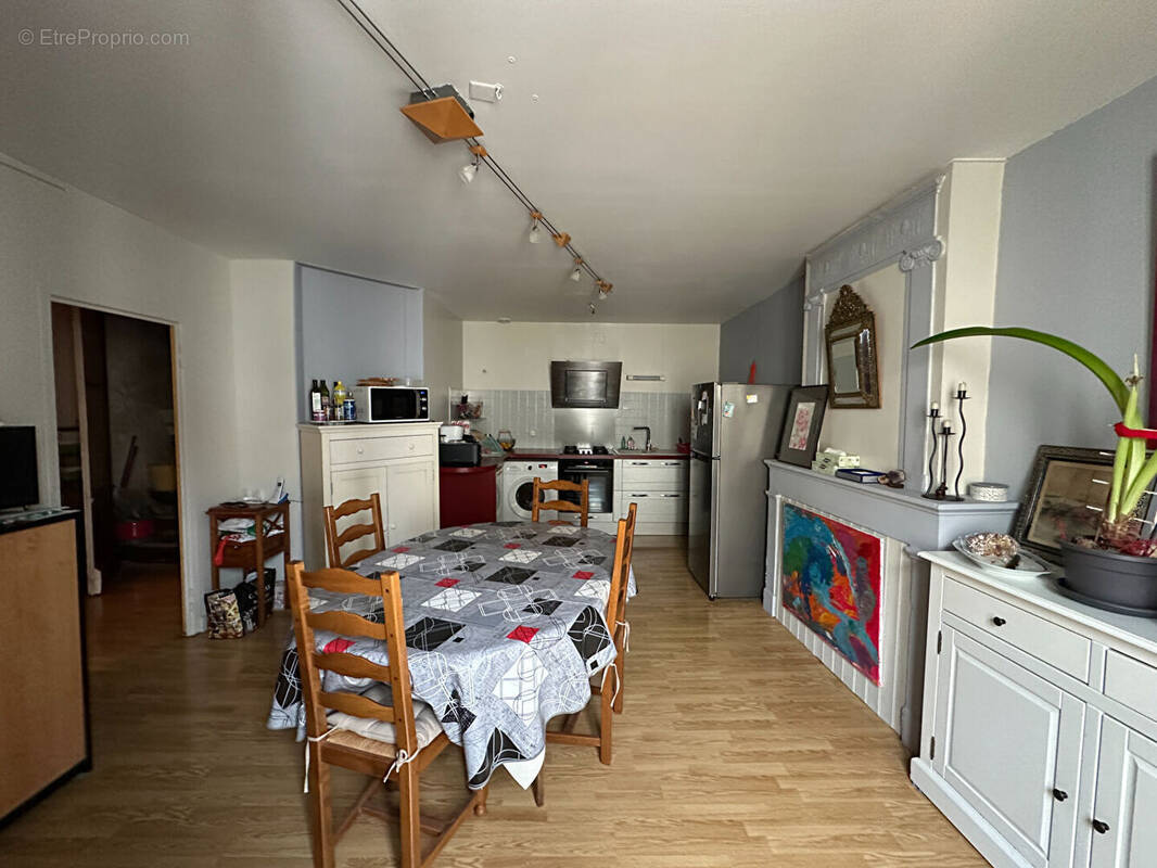 Appartement à MARENNES