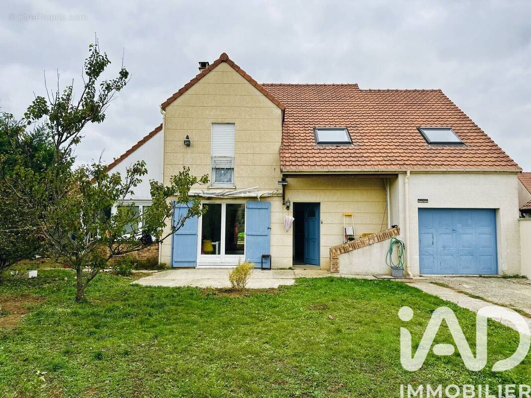 Photo 1 - Maison à SAVIGNY-LE-TEMPLE