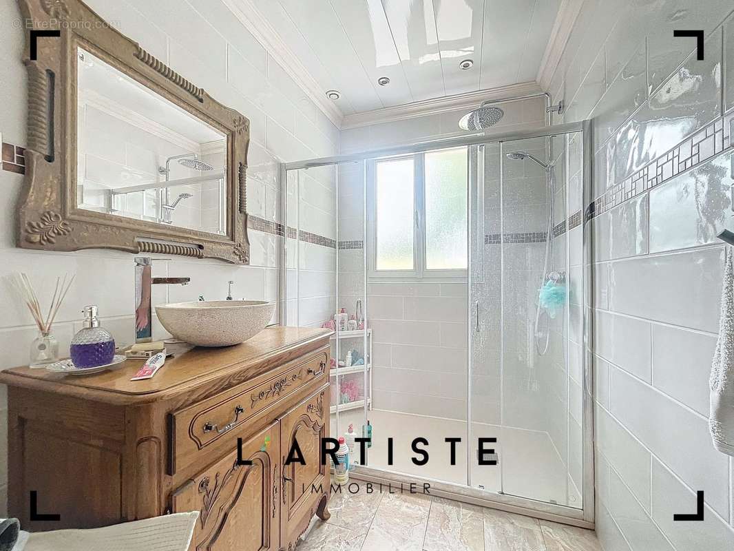 Maison à LA SAUSSAYE