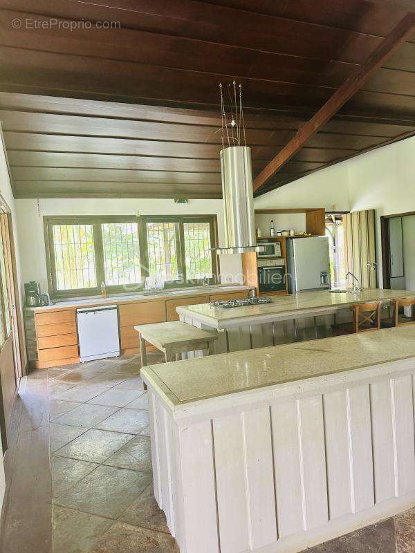 Maison à REMIRE-MONTJOLY