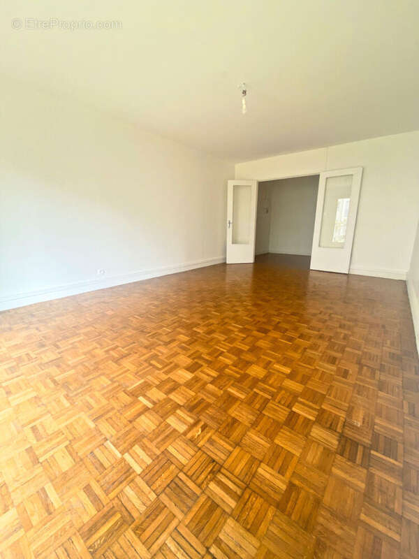 Appartement à PARIS-19E