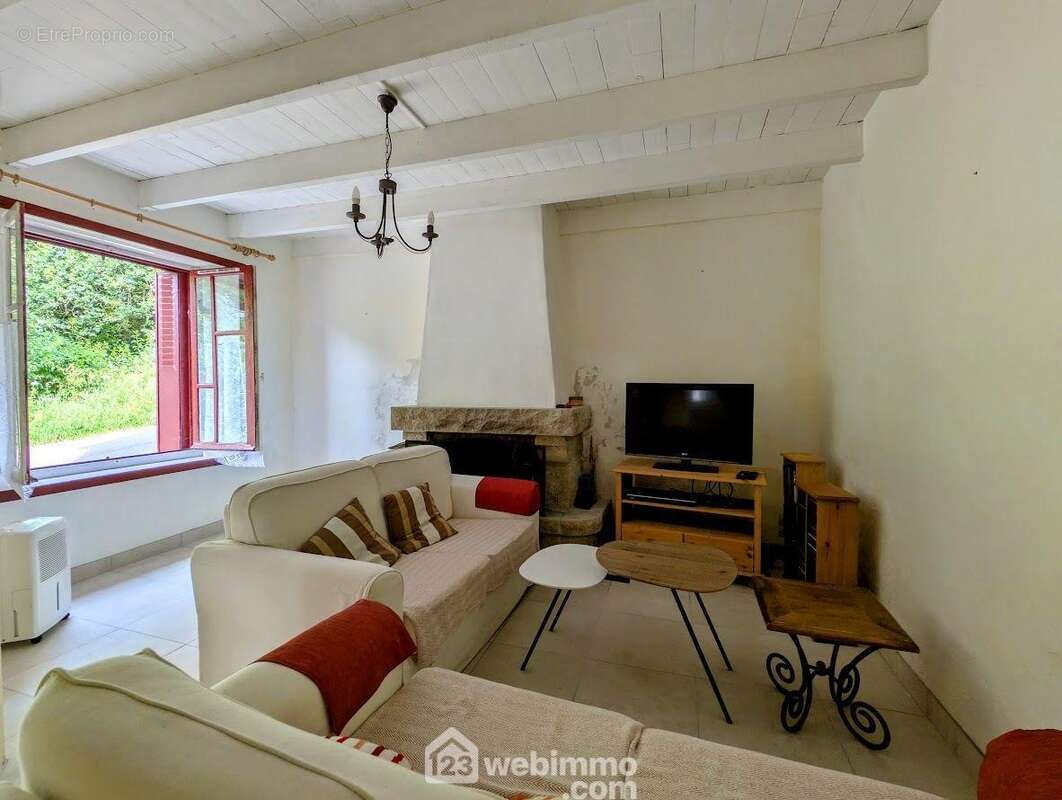 Maison 65 m² à Loguivy-Plougras  - photo 5