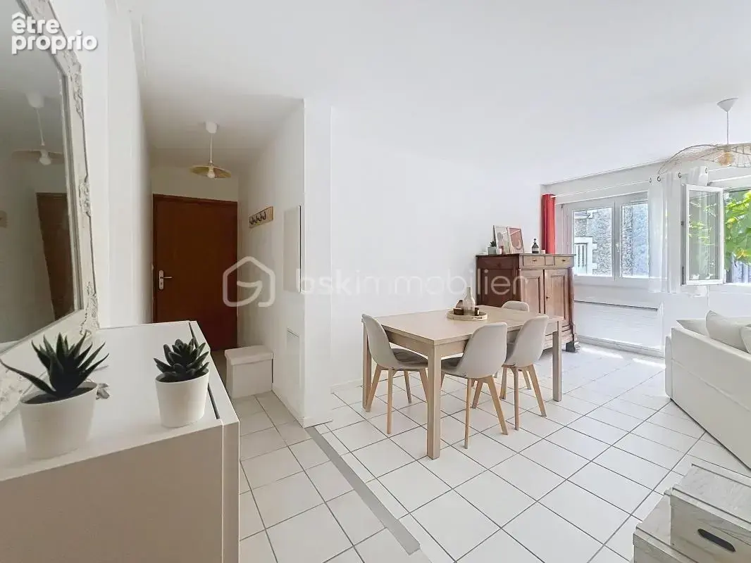 ***grenoble t2 de 51m2 un cocon en plein centre ville  dans rue calme*** - photo 4