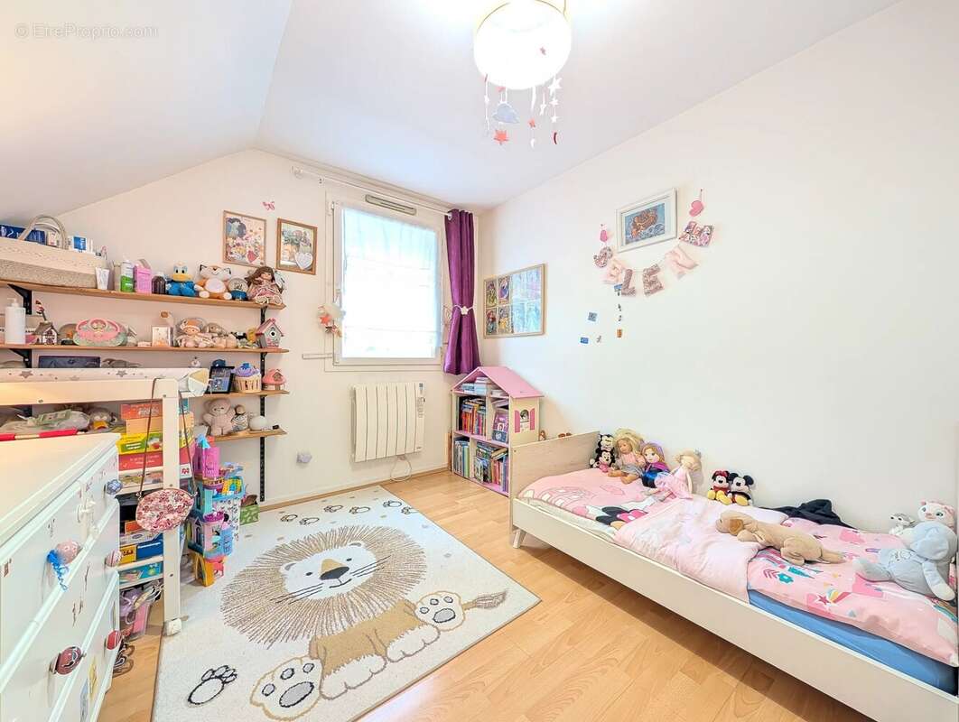 Appartement à LA QUEUE-LES-YVELINES