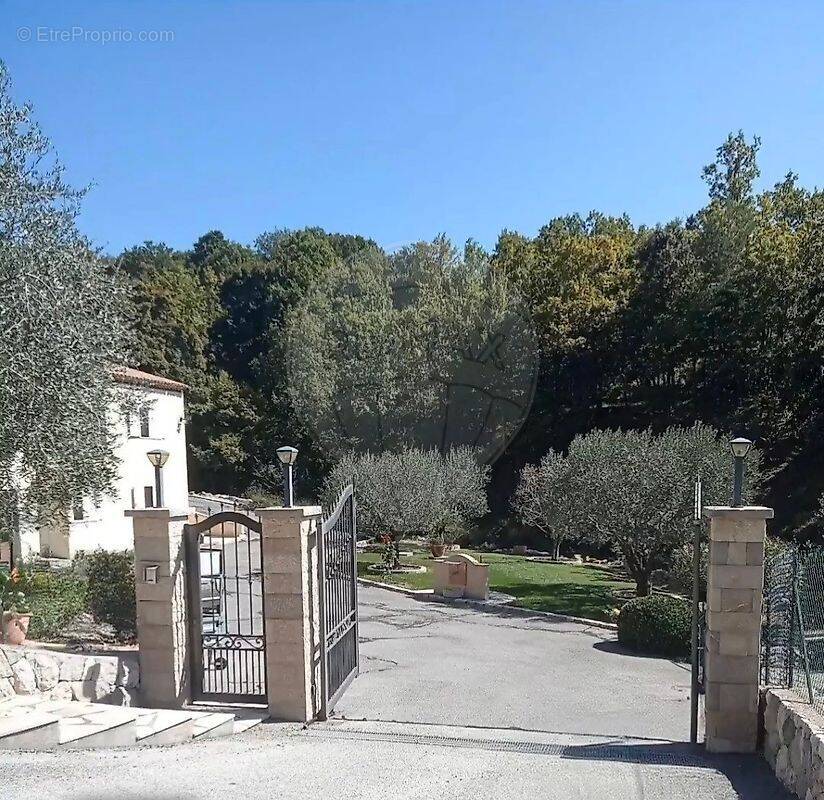 Maison à COURSEGOULES