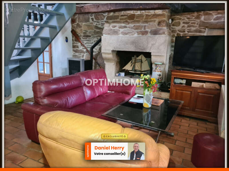 Maison à PLOUGOURVEST