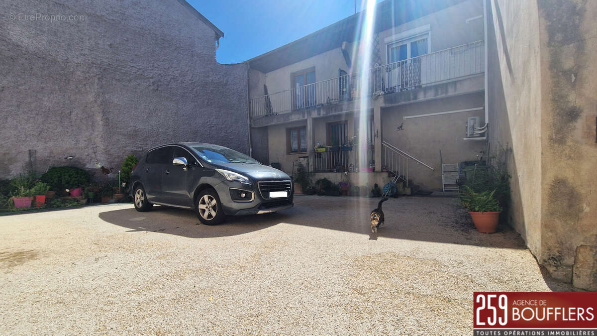 Vandoeuvre-les-nancy / duplex avec balcon, jardinet et parking - photo 3