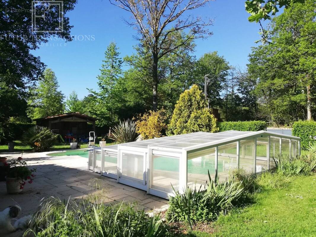 Maison à SAINT-ESTEPHE