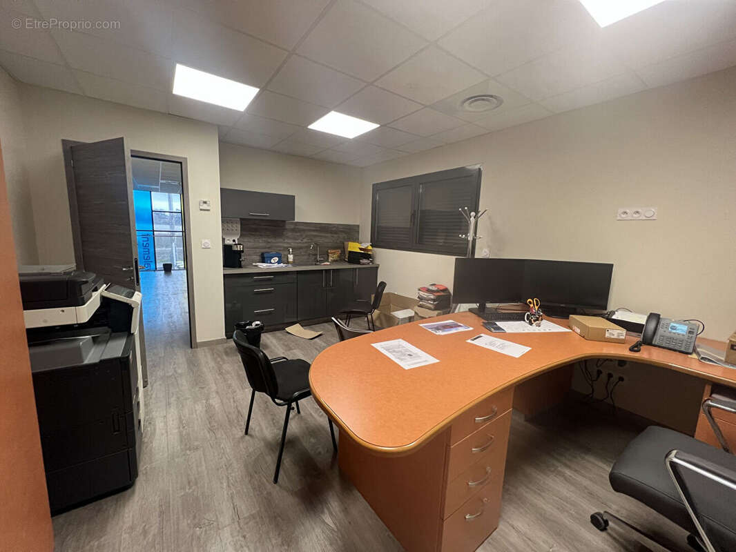 Commerce à ROUSSILLON