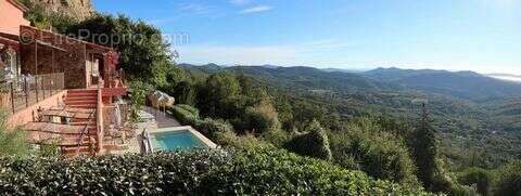 Maison à LA GARDE-FREINET