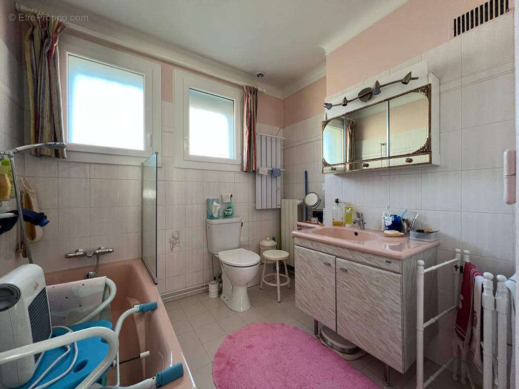 Maison à BAGNOLS-SUR-CEZE