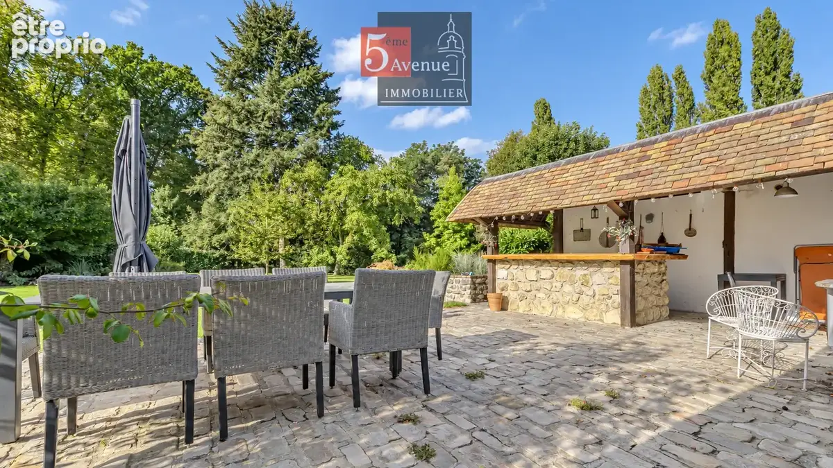 À vendre. Propriété ancienne en pierre de 400m2 avec piscine intérieure - photo 16